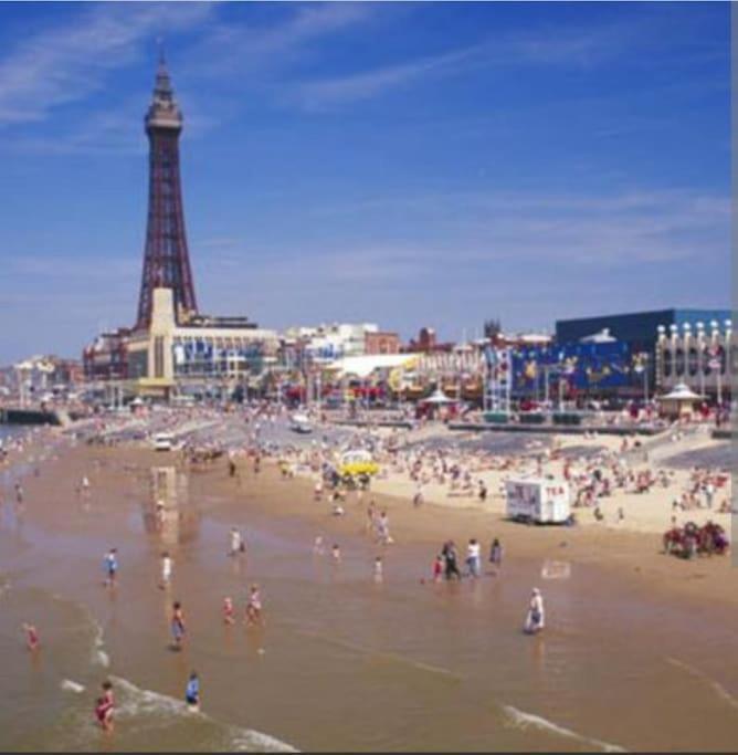 Cheerful 2-Bedroom Home With Off Street Parking Blackpool Luaran gambar
