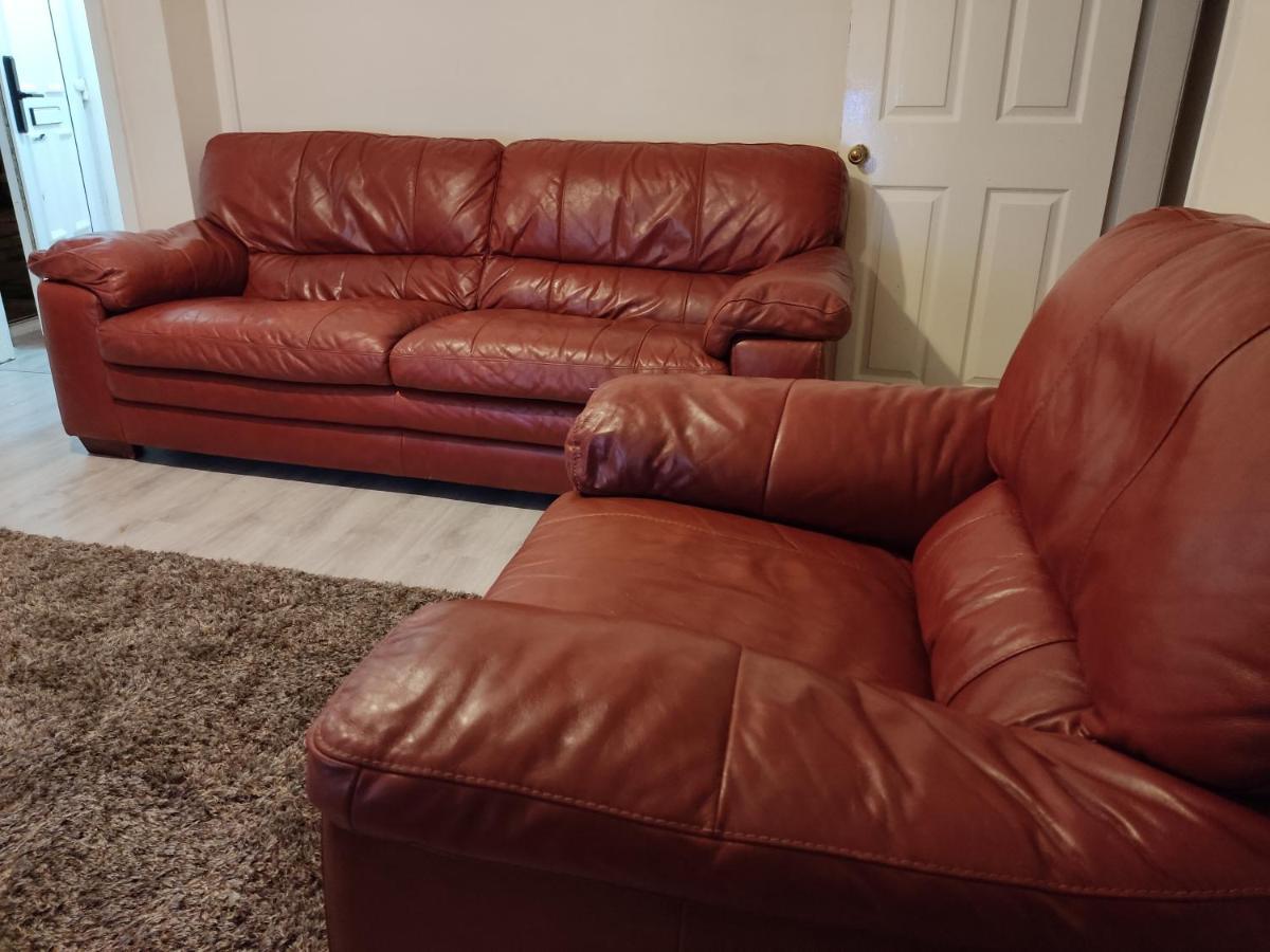 Cheerful 2-Bedroom Home With Off Street Parking Blackpool Luaran gambar